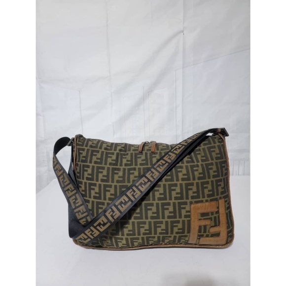Authentic Fendi Zucca Canvas Zip Messenger Bag Brown - Picture 4 of 16
